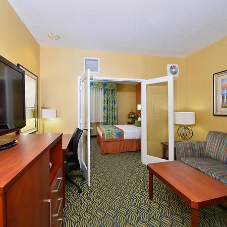 Best Western Plus Fresno Inn Екстер'єр фото