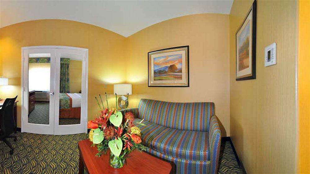 Best Western Plus Fresno Inn Екстер'єр фото