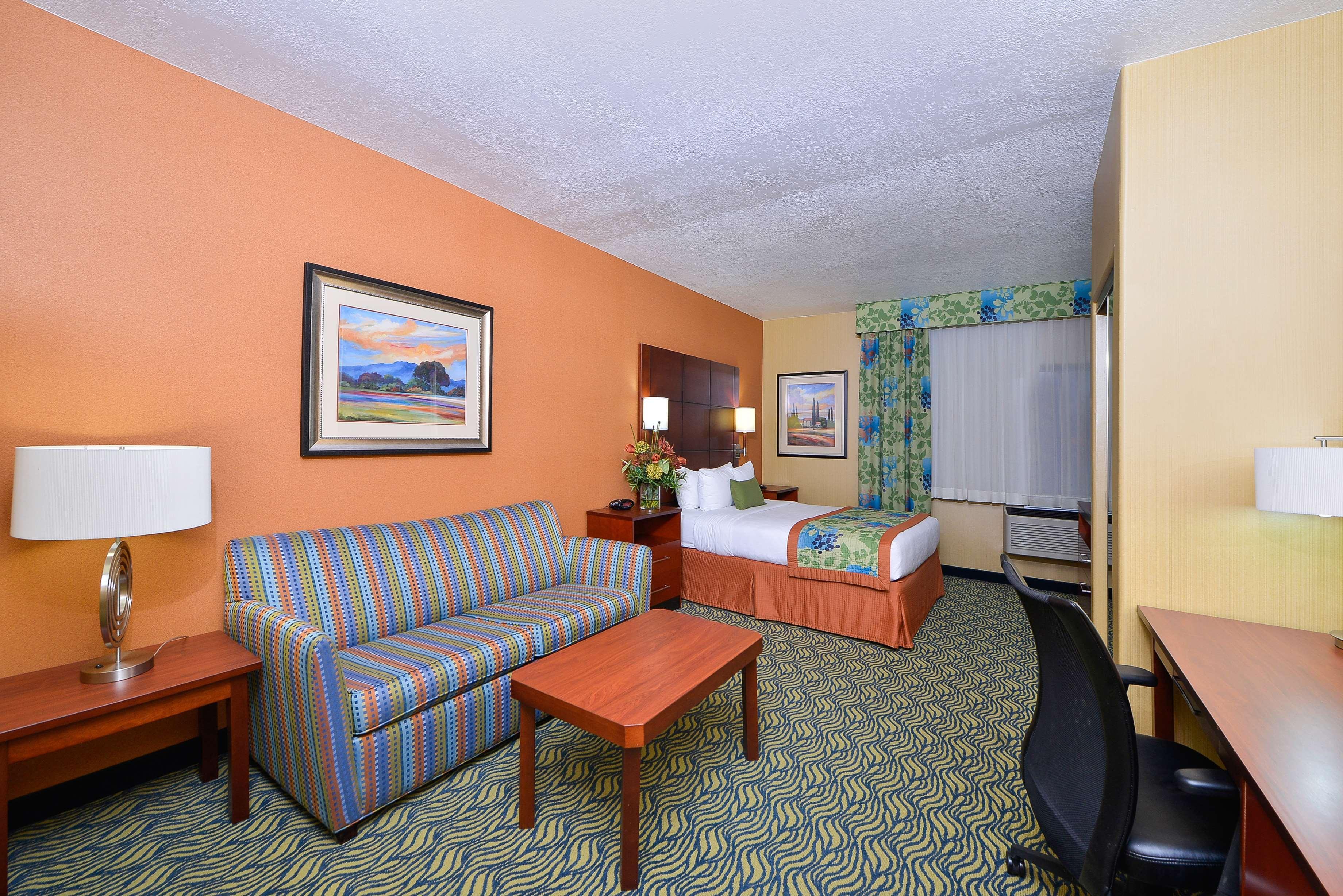 Best Western Plus Fresno Inn Екстер'єр фото