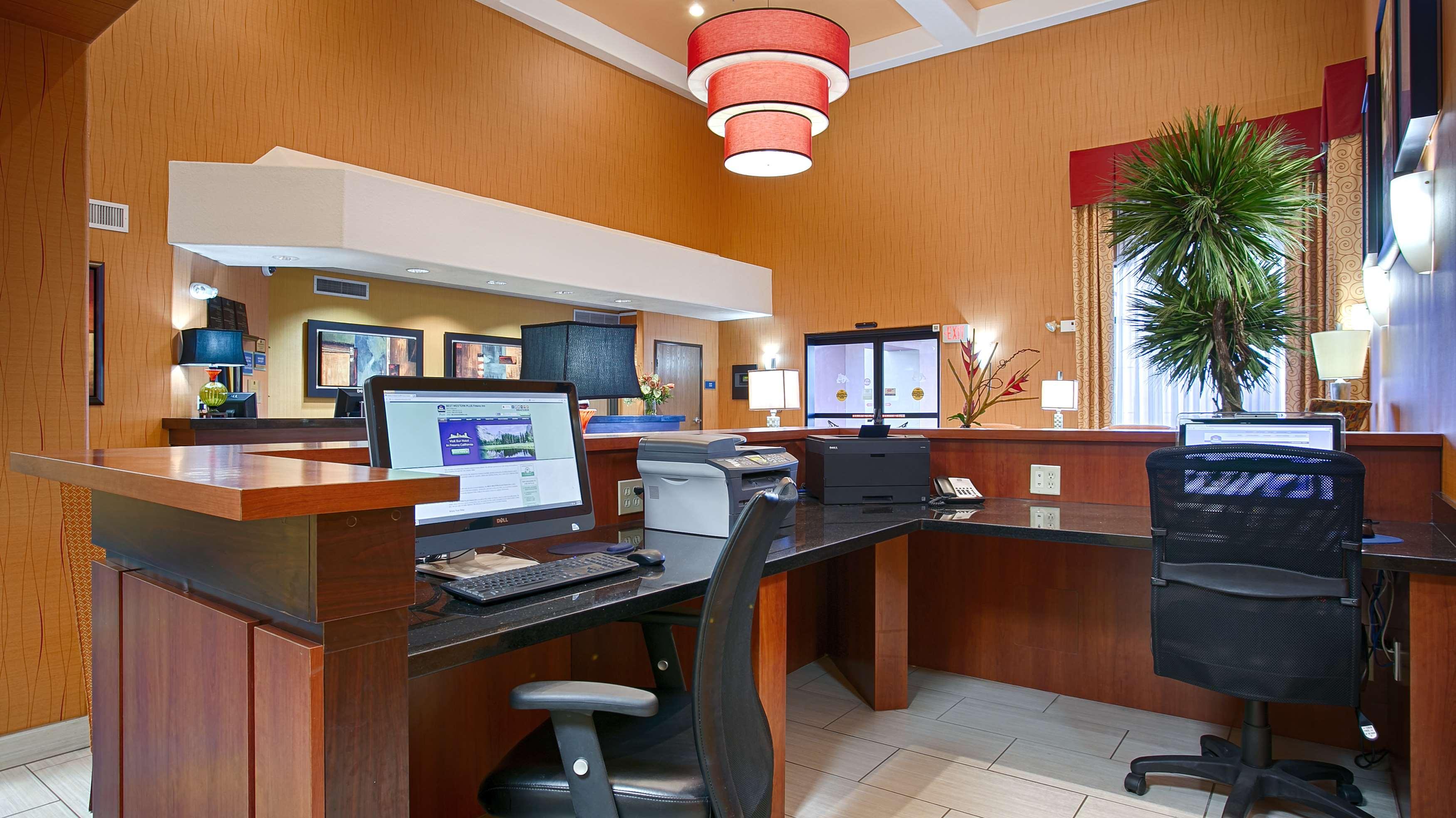 Best Western Plus Fresno Inn Екстер'єр фото