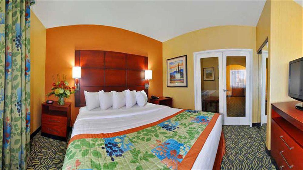 Best Western Plus Fresno Inn Екстер'єр фото
