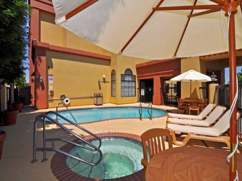 Best Western Plus Fresno Inn Екстер'єр фото
